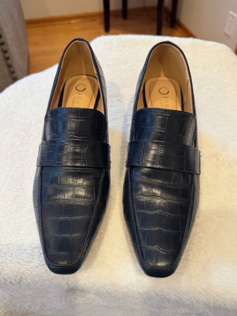 Journee Collection Celina Navy Croc Embossed Loafer Kitten Heels Size 7.5M